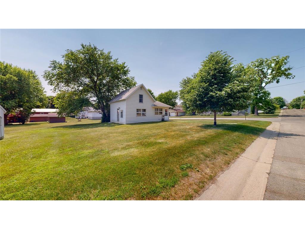 1003 Grand Street SE Chatfield MN 55923 6385051 image21