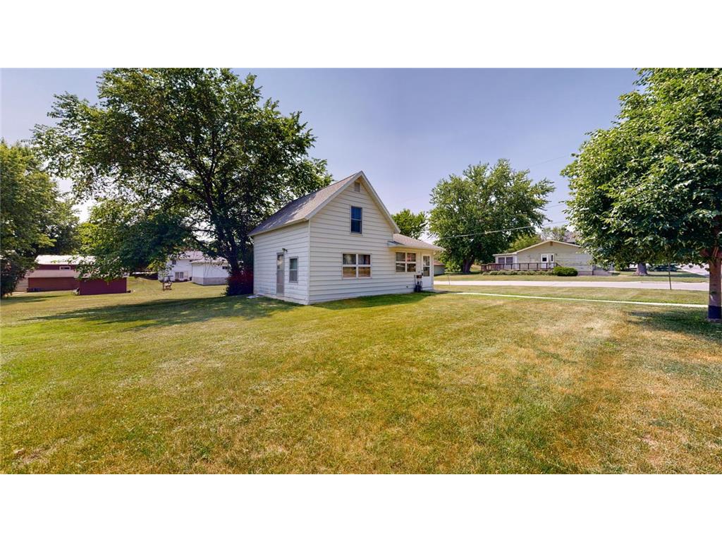 1003 Grand Street SE Chatfield MN 55923 6385051 image23
