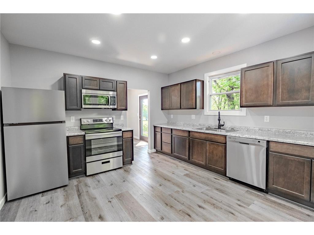 1003 Lindbergh Drive S Little Falls MN 56345 - Mississippi 7075990 image16