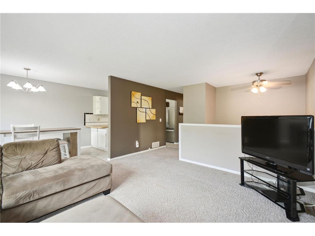 1003 Pontiac Lane Chanhassen MN 55317 6780161 image1