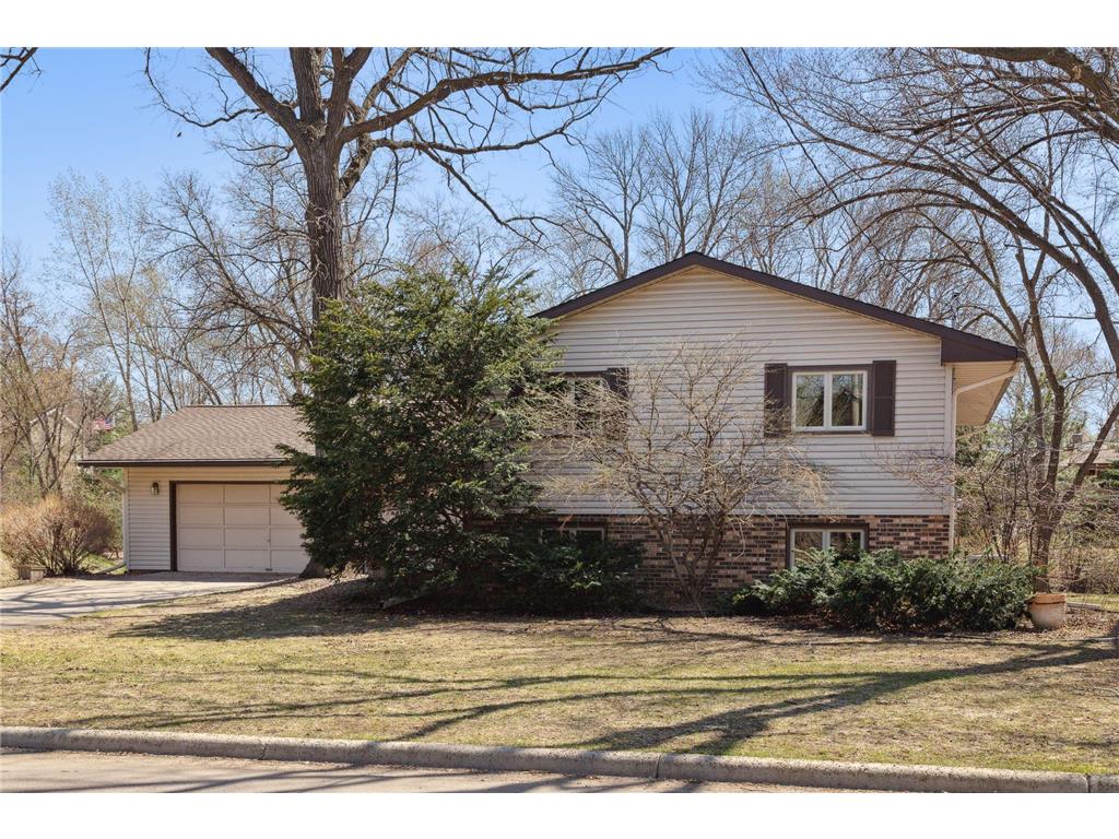 10030 Oak Shore Drive Lakeville MN 55044 6346051 image1