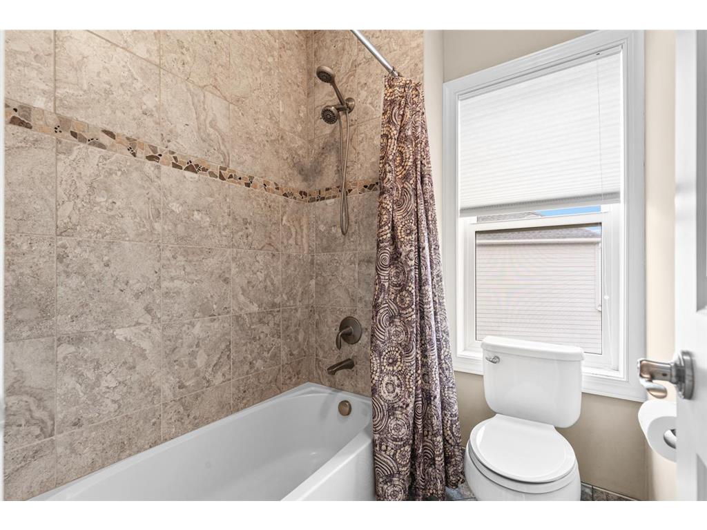 10033 Frederick Place Eden Prairie MN 55347 7010292 image37