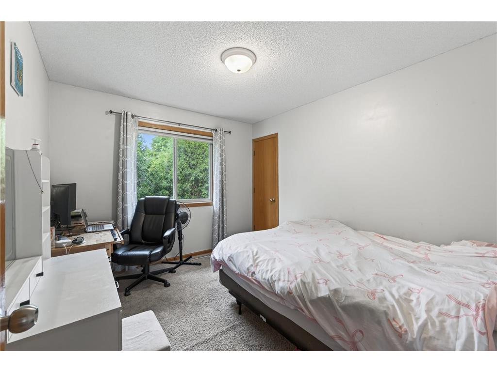 10035 Fallgold Parkway N Brooklyn Park MN 55443 7079270 image19