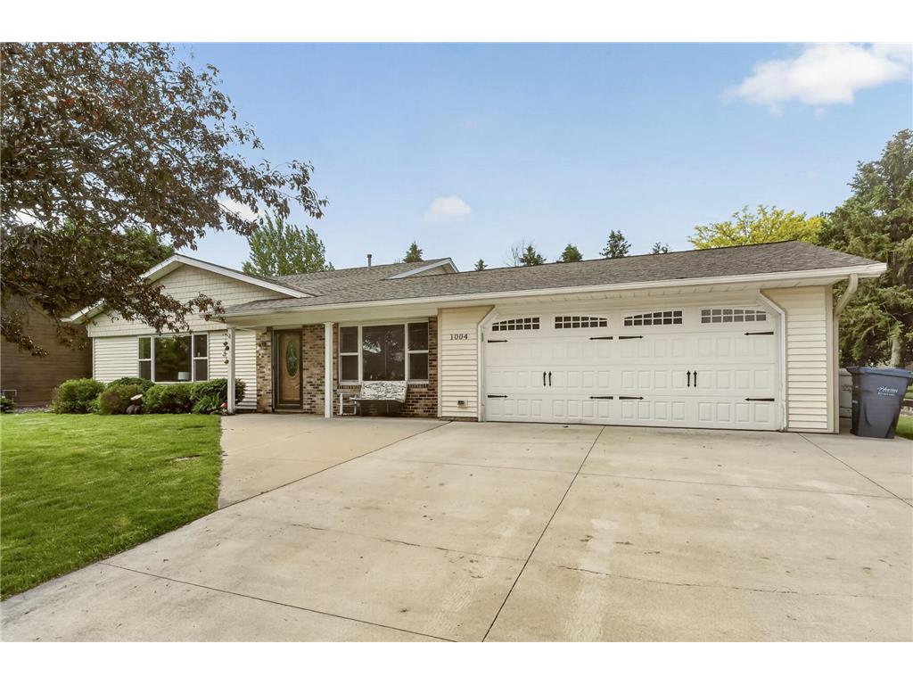 1004 6th Street NW Dodge Center MN 55927 7082018 image1