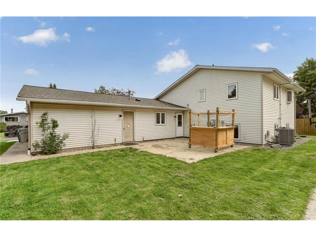 1004 6th Street NW Dodge Center MN 55927 7082018 image4