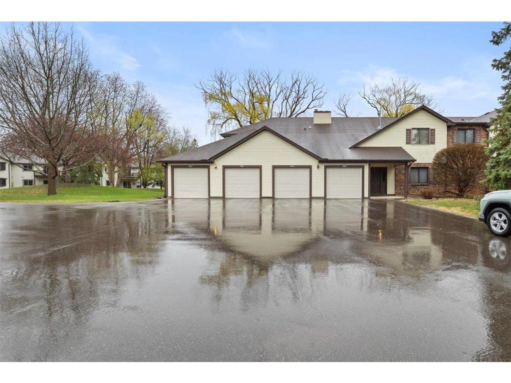 1004 Heritage Court E #401 Vadnais Heights MN 55127 6706981 image1