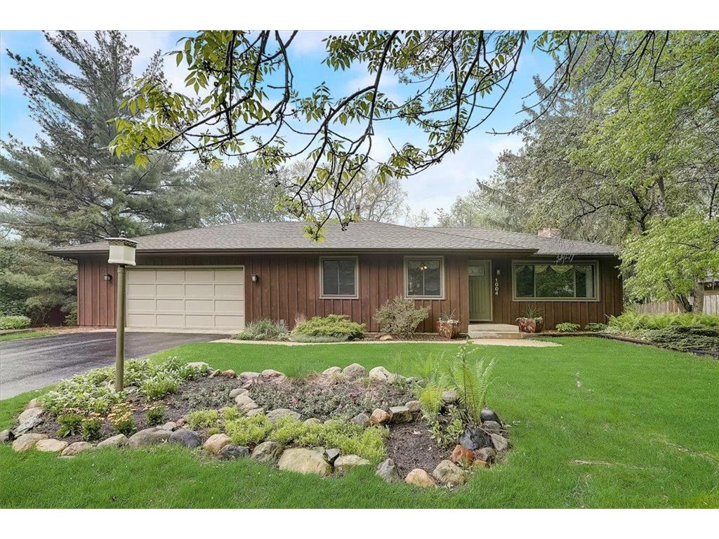 1004 Lakeview Drive Burnsville MN 55337 6366827 image1