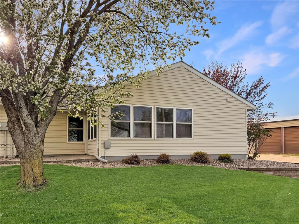 1004 Main Street Edgerton MN 56128 7069315 image6