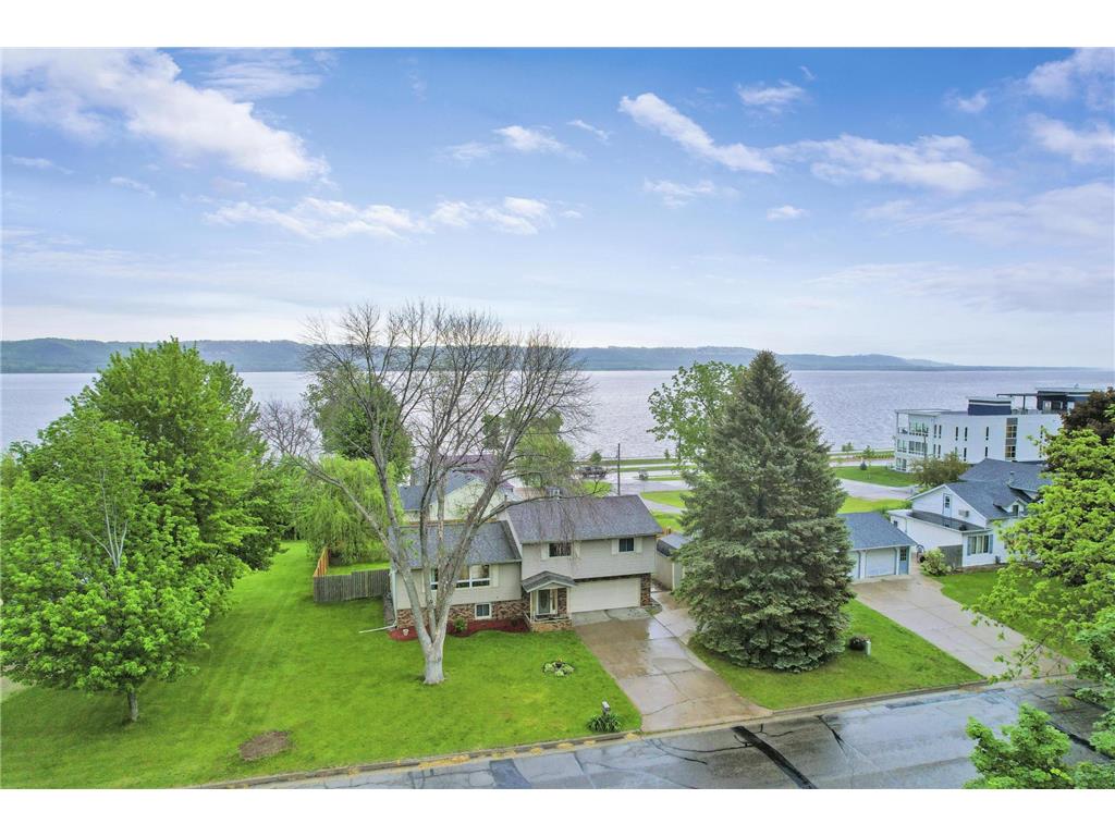 1004 N High Street Lake City MN 55041 - PEPIN 6541298 image1