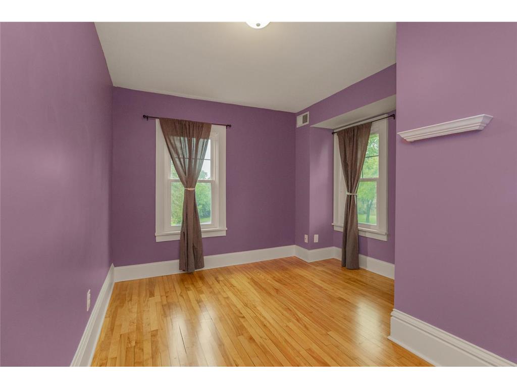 1004 Sheridan Avenue N Minneapolis MN 55411 7095101 image22