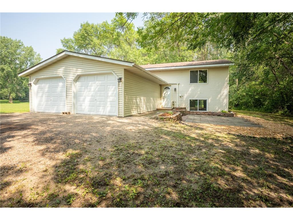 1004 Thomas Drive NE Alexandria MN 56308 6759947 image1