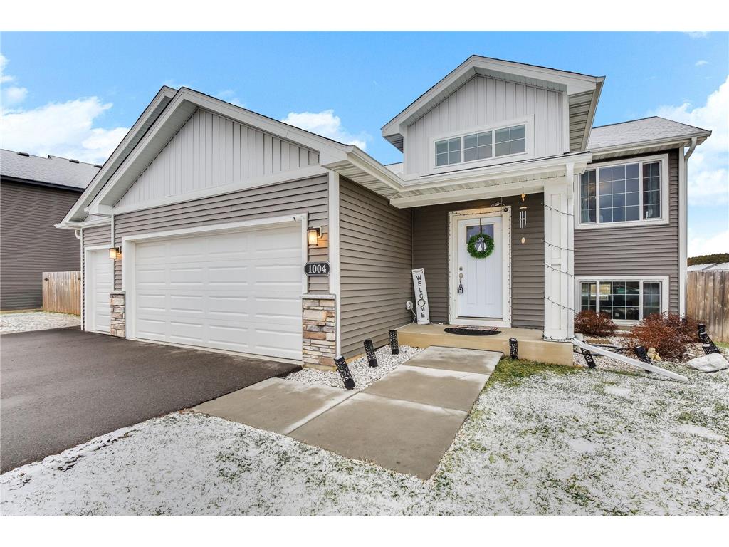 1004 Triumph Trail NE Isanti MN 55040 7035887 image1