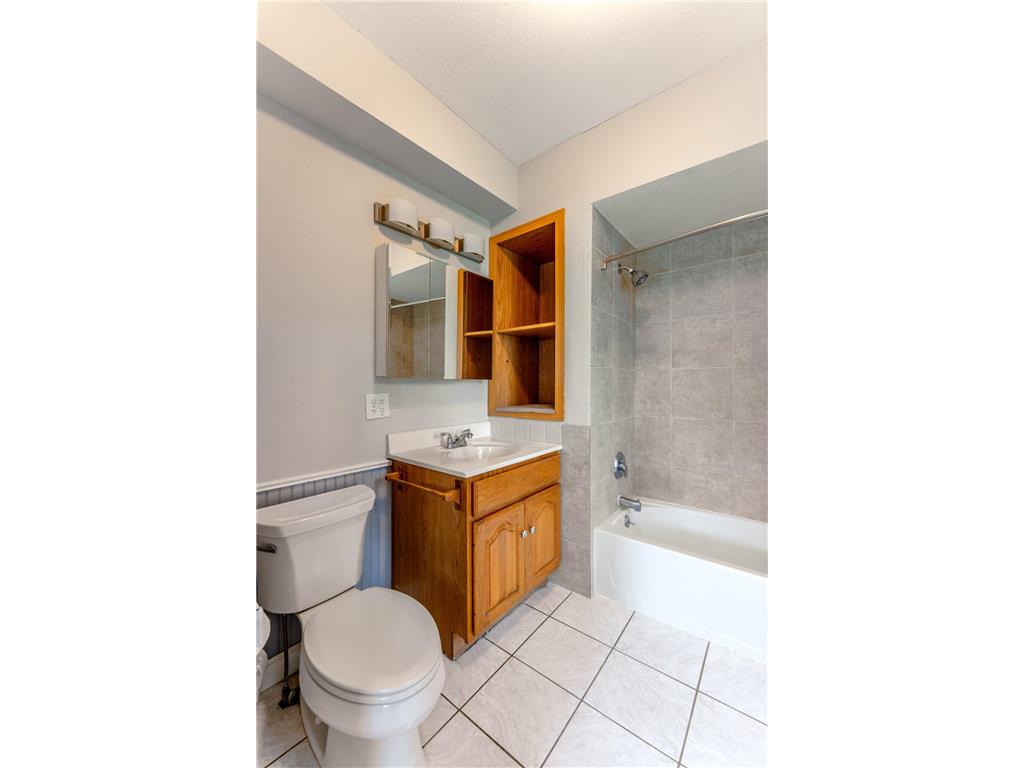 1004 W Marion Street Lake City MN 55041 7068488 image11