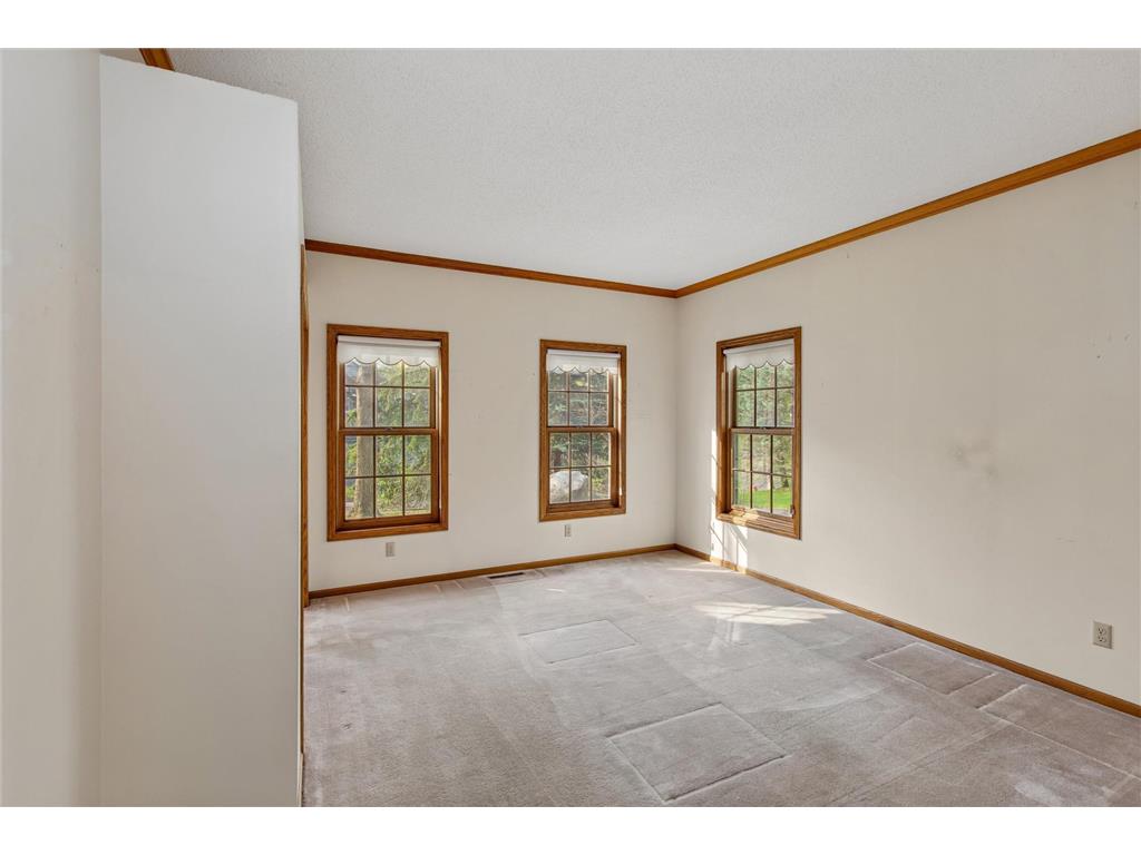 1004 Walden Court Burnsville MN 55337 7060434 image10