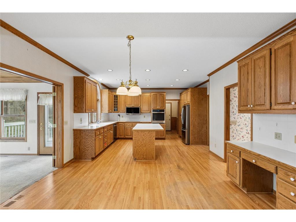 1004 Walden Court Burnsville MN 55337 7060434 image12