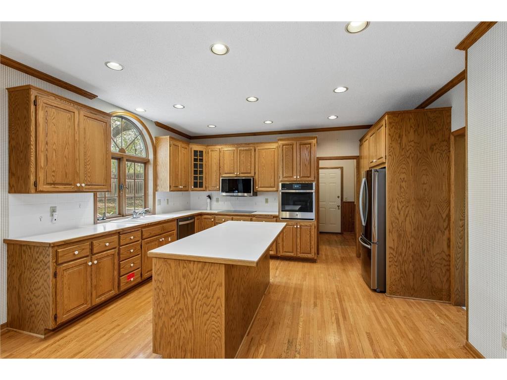 1004 Walden Court Burnsville MN 55337 7060434 image13