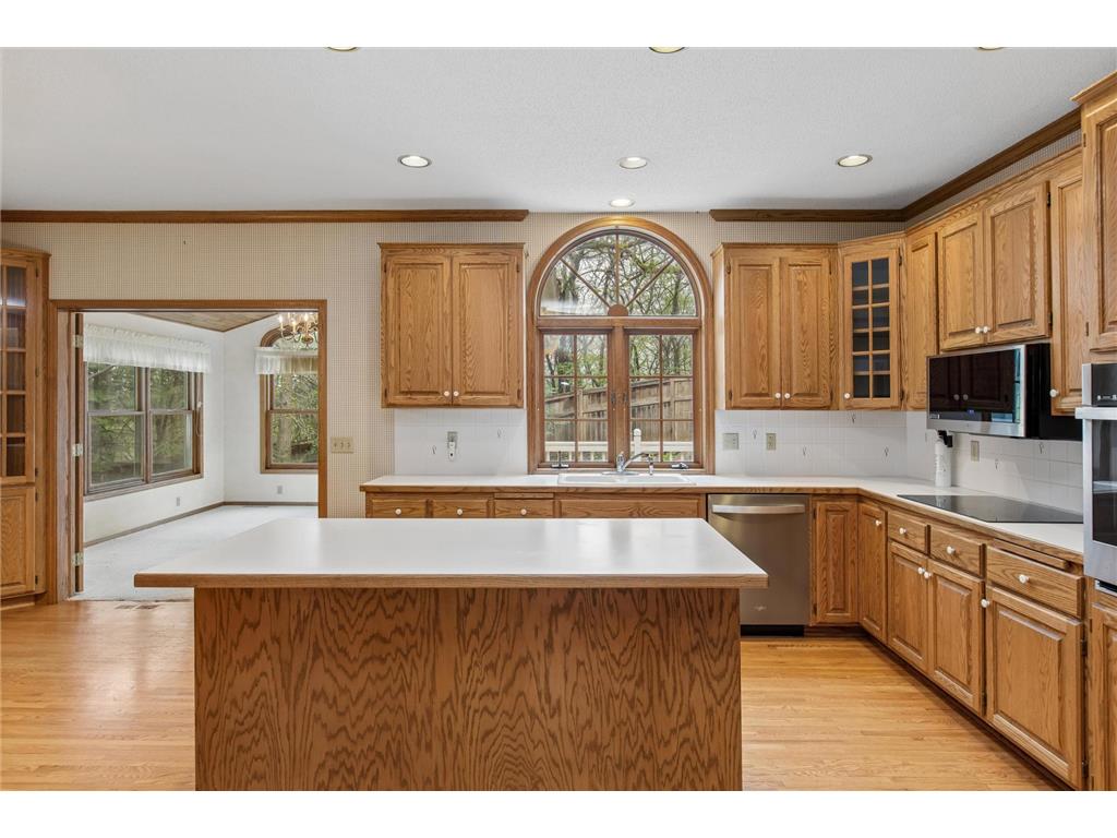 1004 Walden Court Burnsville MN 55337 7060434 image16