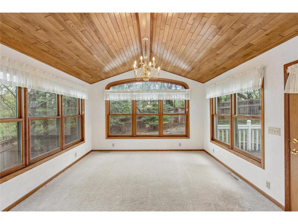 1004 Walden Court Burnsville MN 55337 7060434 image18