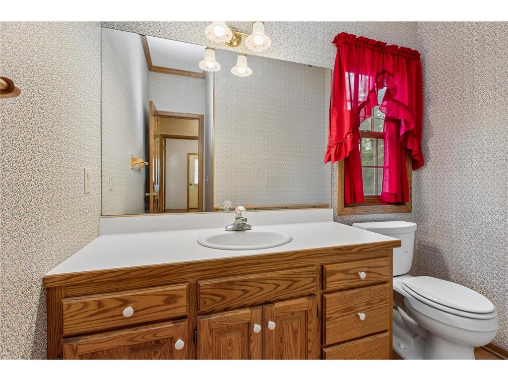 1004 Walden Court Burnsville MN 55337 7060434 image22