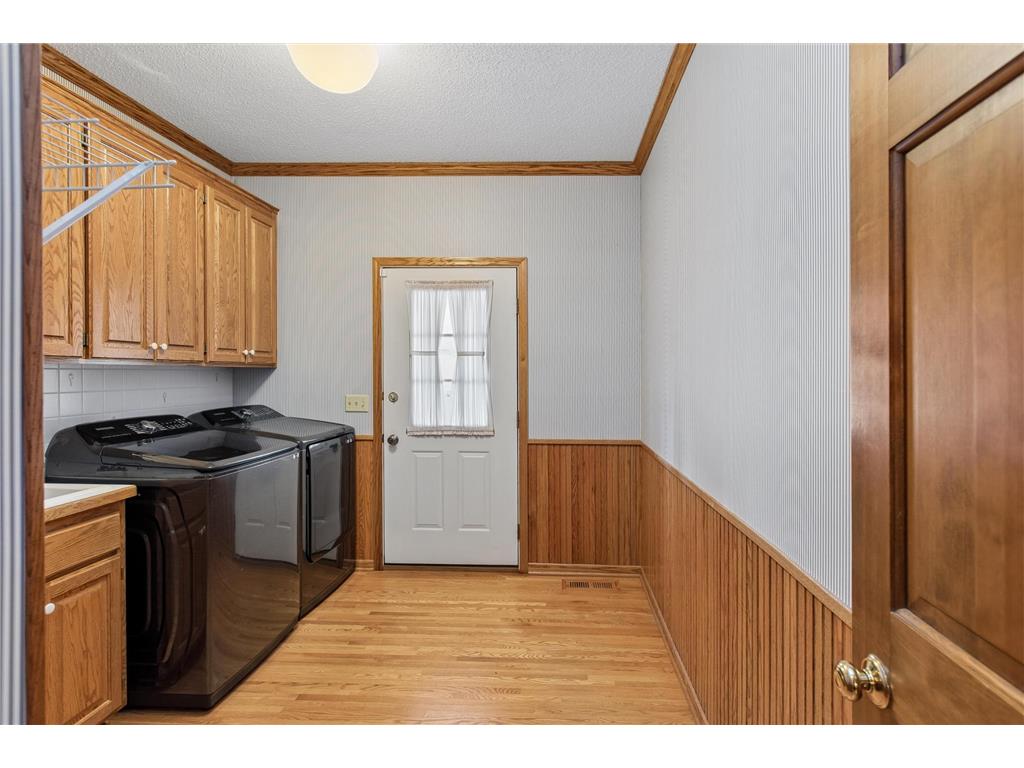 1004 Walden Court Burnsville MN 55337 7060434 image23