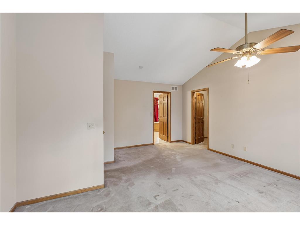 1004 Walden Court Burnsville MN 55337 7060434 image26