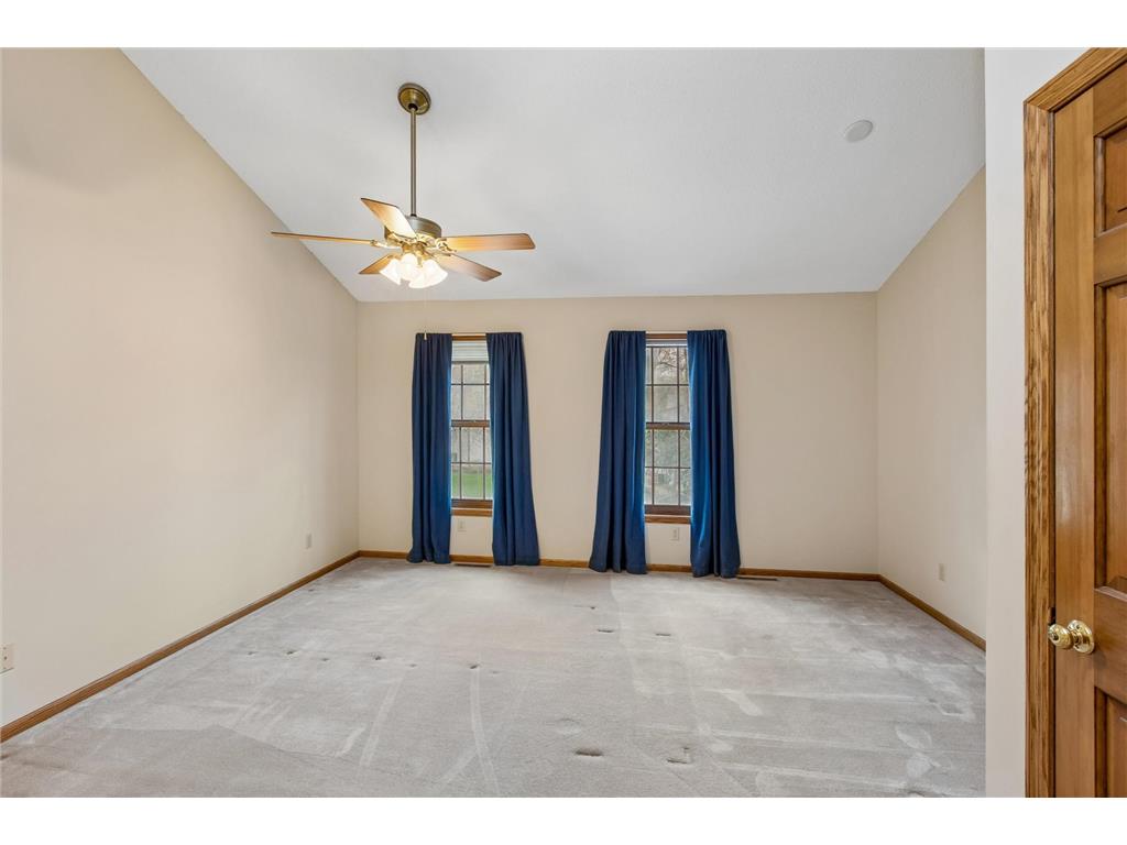 1004 Walden Court Burnsville MN 55337 7060434 image27