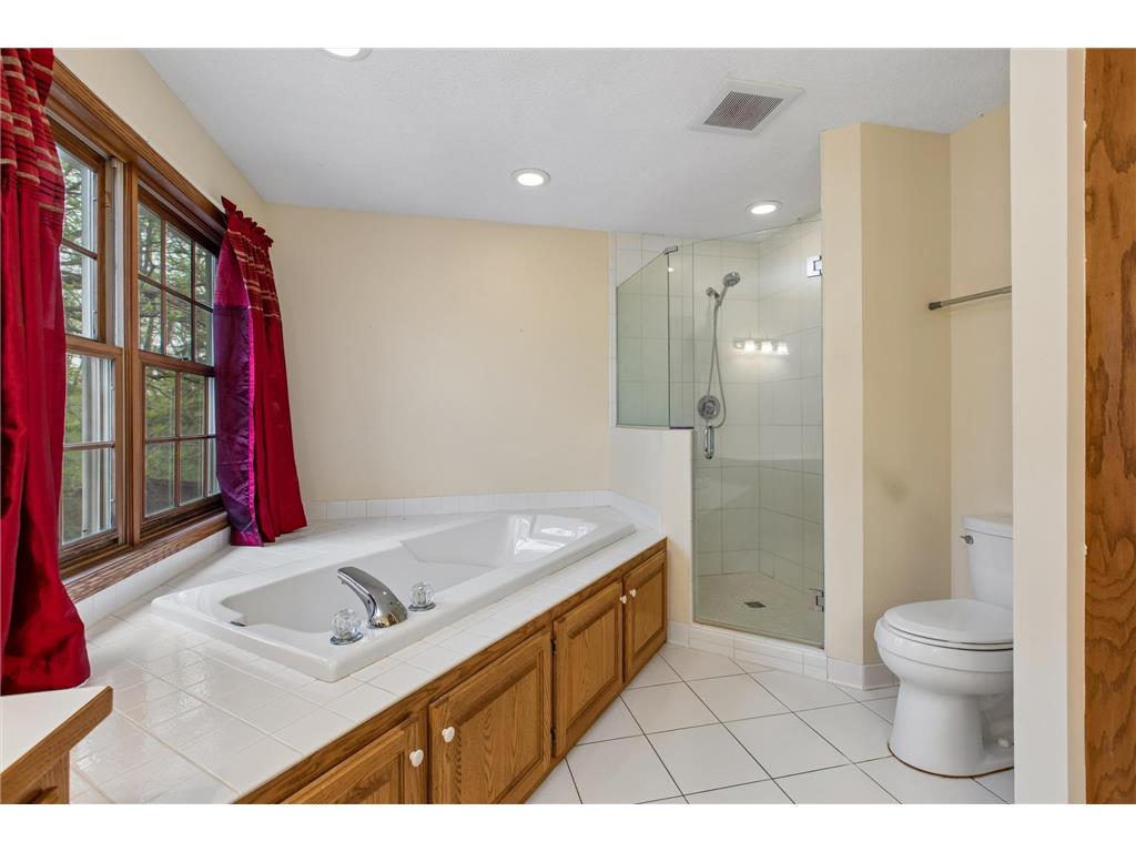 1004 Walden Court Burnsville MN 55337 7060434 image29