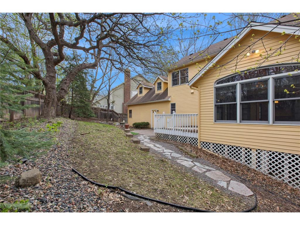 1004 Walden Court Burnsville MN 55337 7060434 image41
