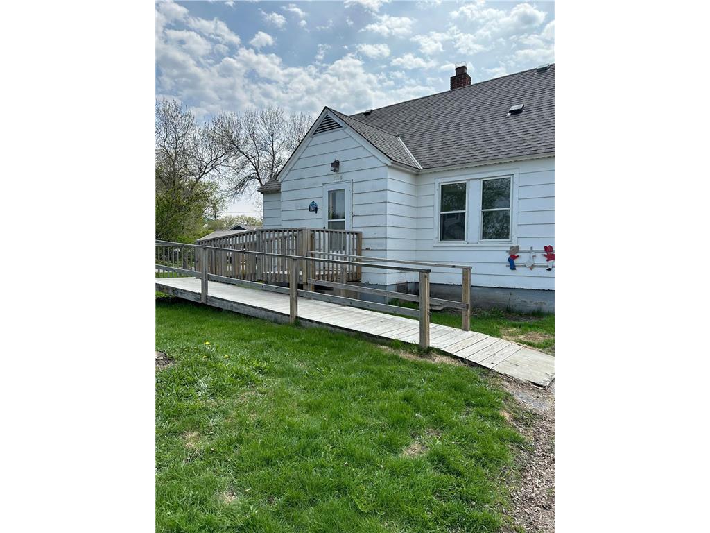 1005 11th Street International Falls MN 56649 6374680 image1