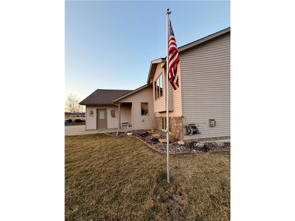 1005 12th Street SE Waseca MN 56093 - Gaiter Lake 7030141 image2