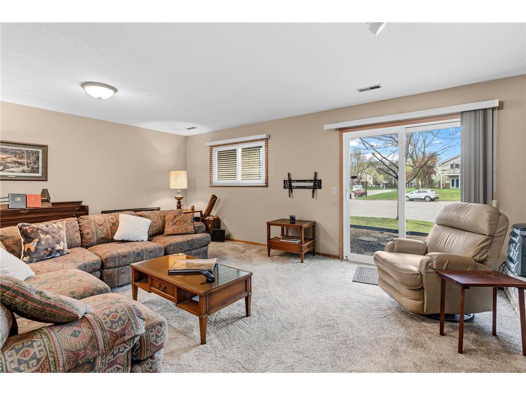 1005 Aston Circle Burnsville MN 55337 7060302 image10