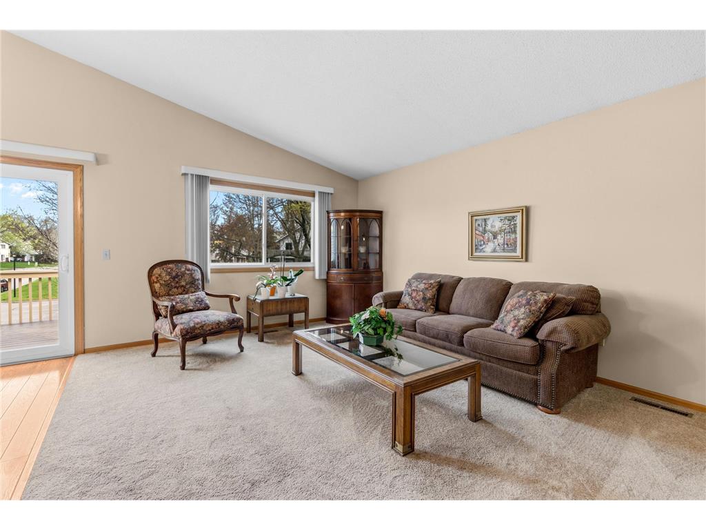 1005 Aston Circle Burnsville MN 55337 7060302 image15
