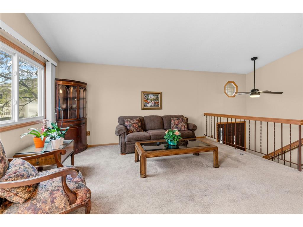 1005 Aston Circle Burnsville MN 55337 7060302 image16