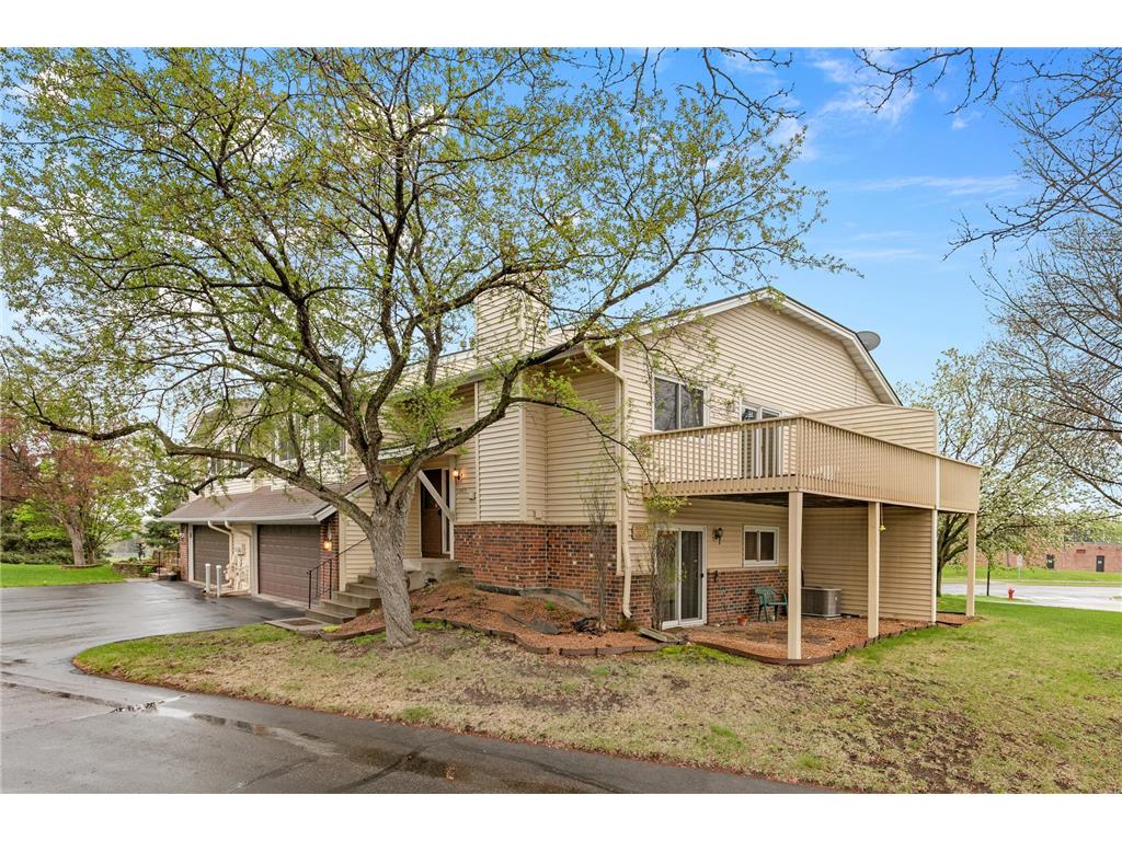 1005 Aston Circle Burnsville MN 55337 7060302 image2
