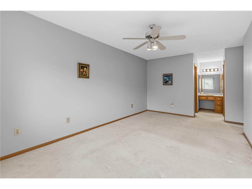 1005 Aston Circle Burnsville MN 55337 7060302 image20