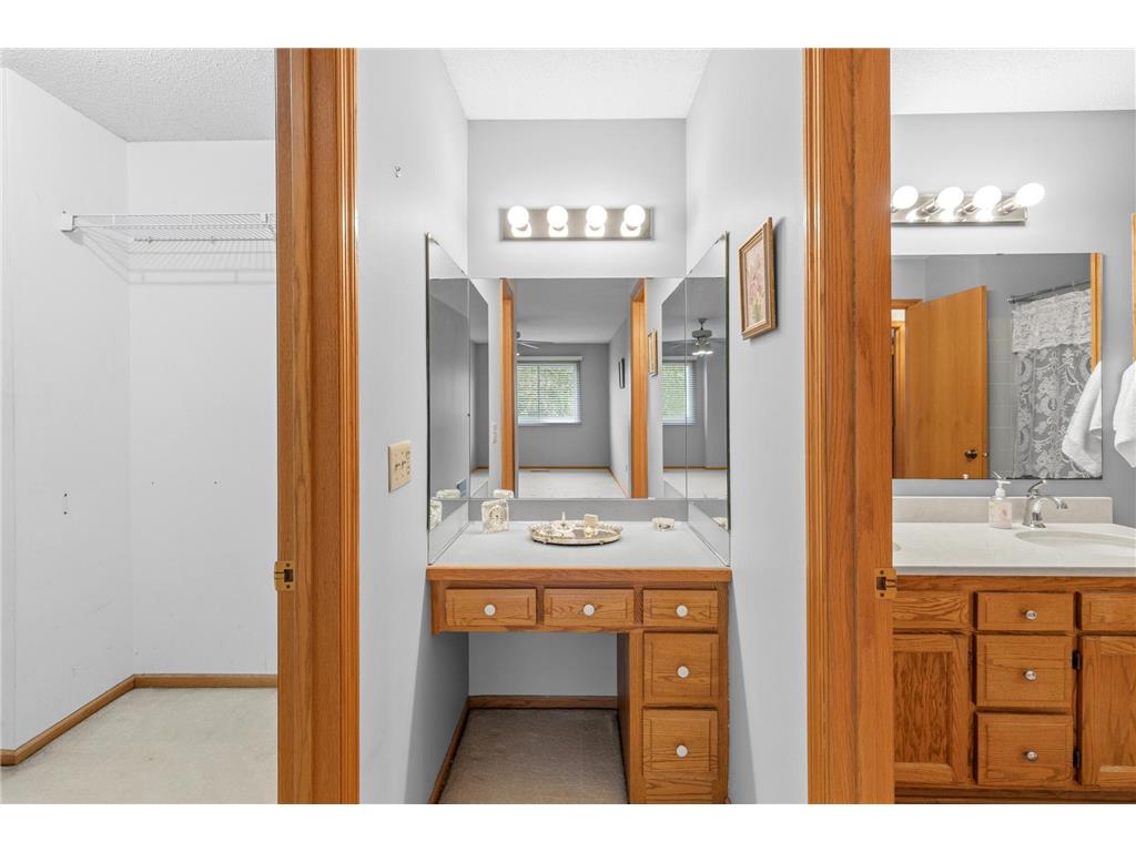 1005 Aston Circle Burnsville MN 55337 7060302 image22