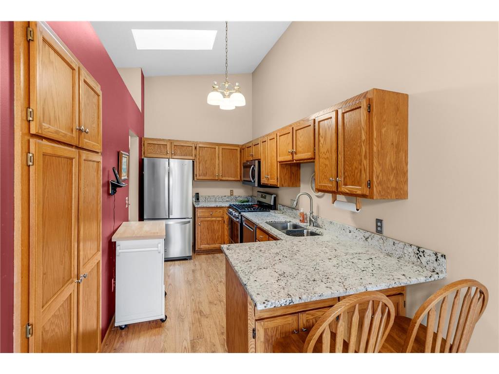 1005 Aston Circle Burnsville MN 55337 7060302 image6