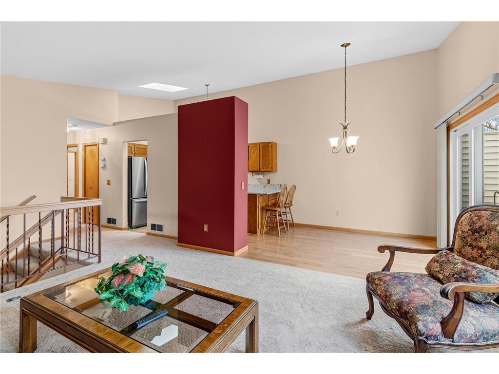 1005 Aston Circle Burnsville MN 55337 7060302 image9