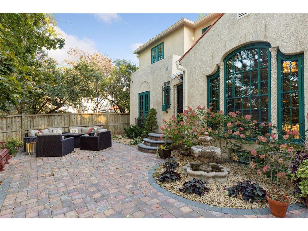 1005 Cedar Lake Road S Minneapolis MN 55405 7038721 image1