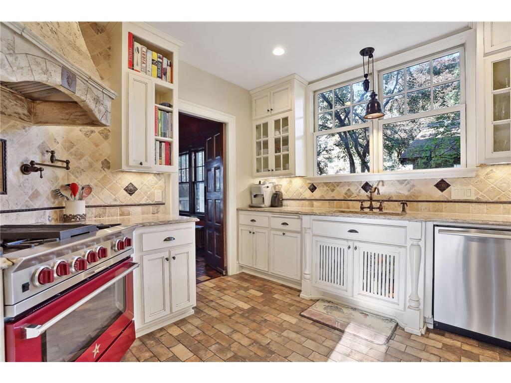 1005 Cedar Lake Road S Minneapolis MN 55405 7038721 image15