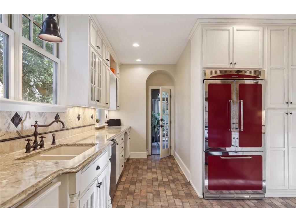 1005 Cedar Lake Road S Minneapolis MN 55405 7038721 image17