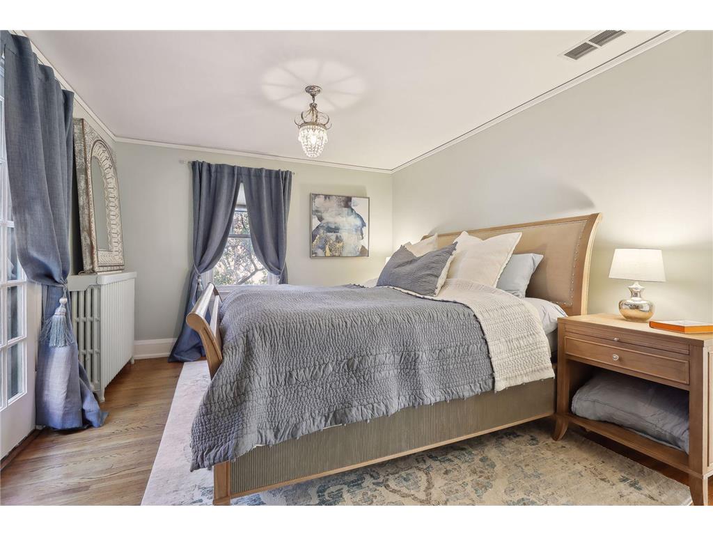 1005 Cedar Lake Road S Minneapolis MN 55405 7038721 image25