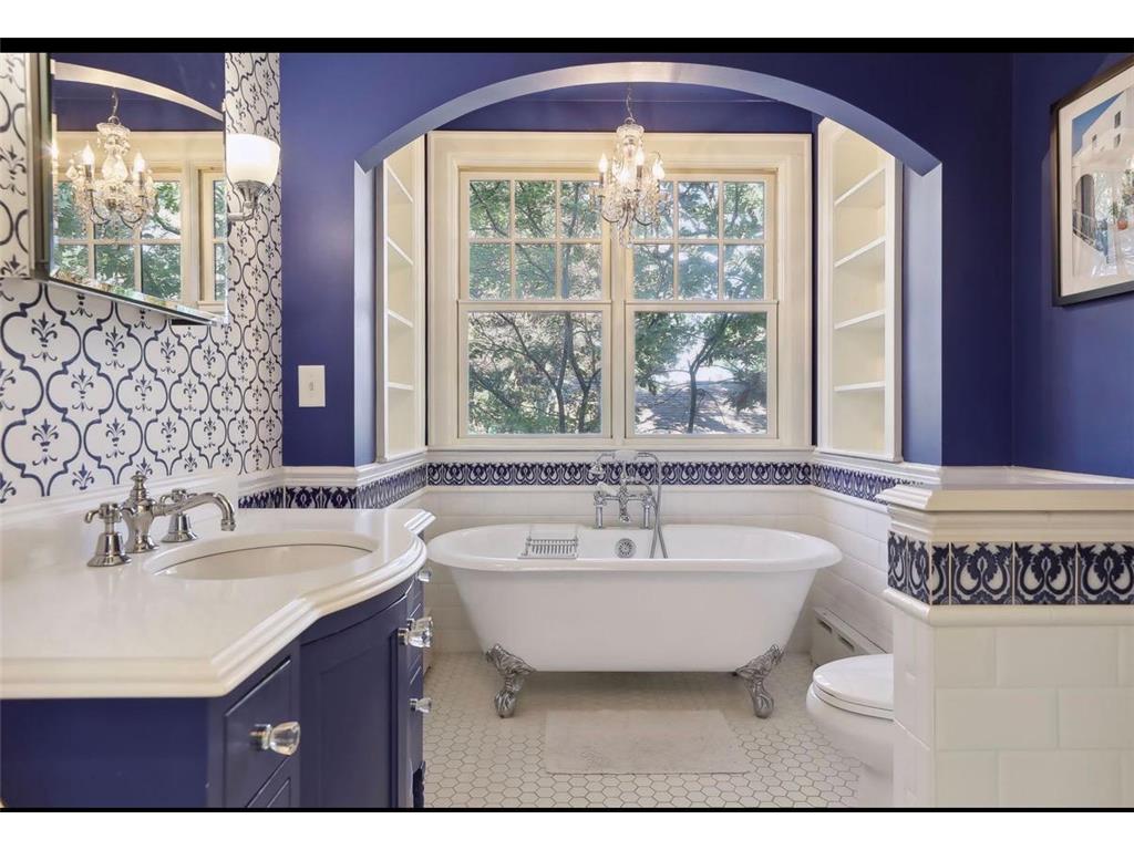 1005 Cedar Lake Road S Minneapolis MN 55405 7038721 image26