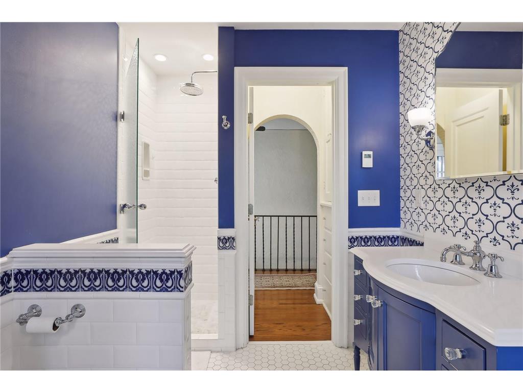 1005 Cedar Lake Road S Minneapolis MN 55405 7038721 image27