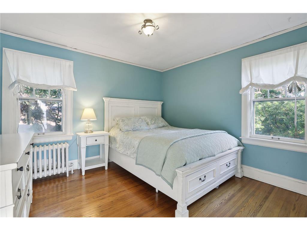 1005 Cedar Lake Road S Minneapolis MN 55405 7038721 image28