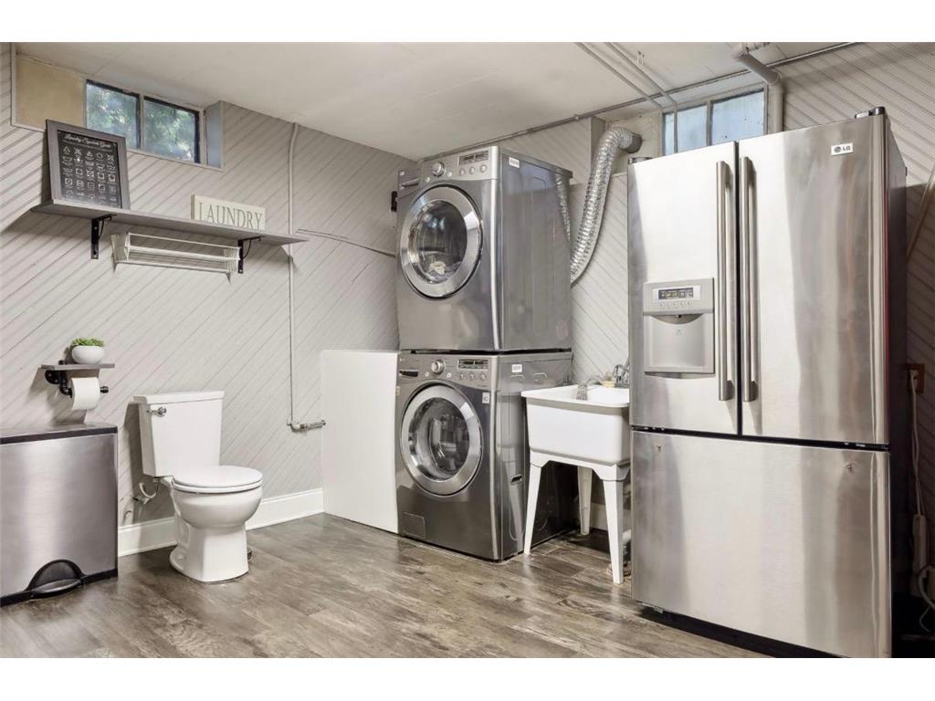 1005 Cedar Lake Road S Minneapolis MN 55405 7038721 image32