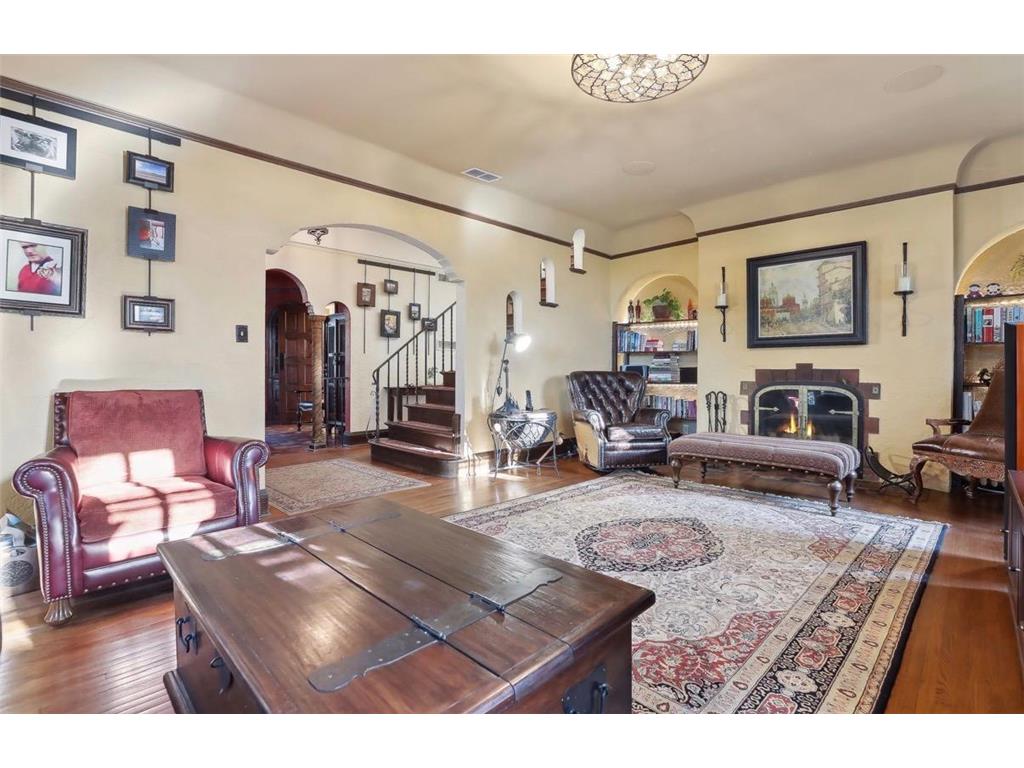 1005 Cedar Lake Road S Minneapolis MN 55405 7038721 image7