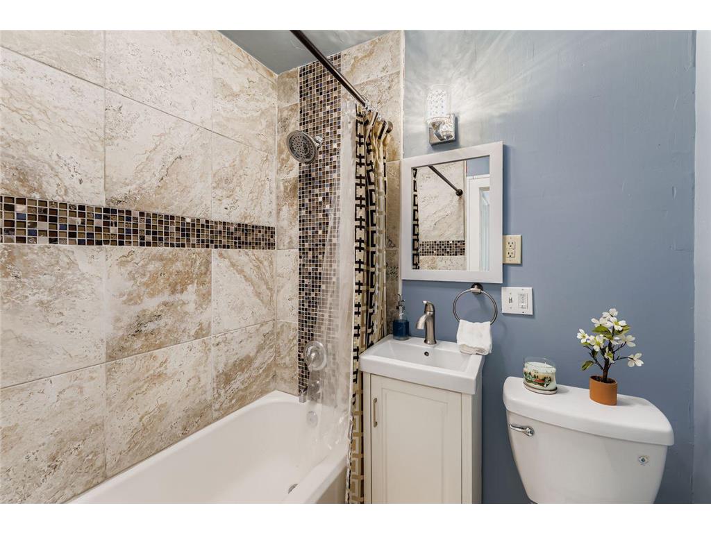 1005 Galtier Street Saint Paul MN 55117 6818746 image14