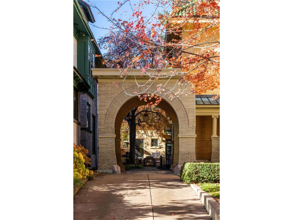 1005 Mount Curve Avenue Minneapolis MN 55403 7089558 image10