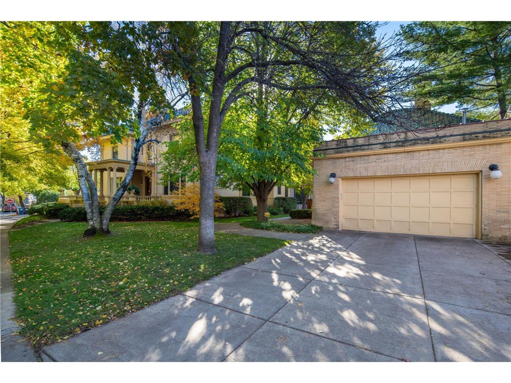 1005 Mount Curve Avenue Minneapolis MN 55403 7089558 image15